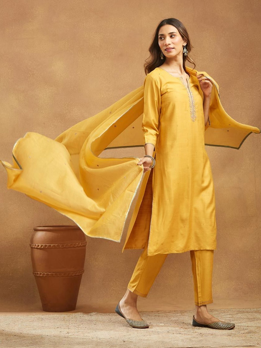 Fabindia Women Solid Kurta with Trousers & Dupatta