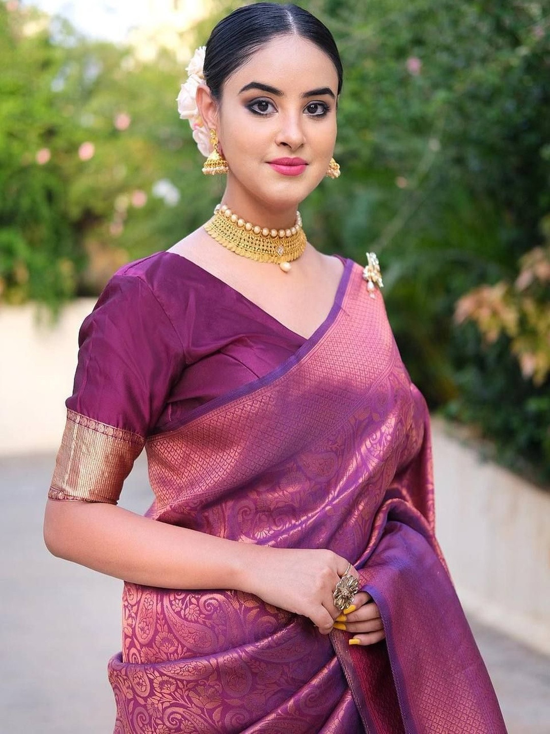 Snofi Creation Paisley Woven Design Zari Kanjeevaram Saree with Sttiched Blouse