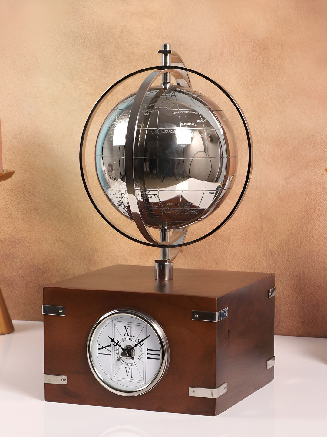 Decor de Maison Atlasphere Silver-Toned & Brown Globe Table Clock