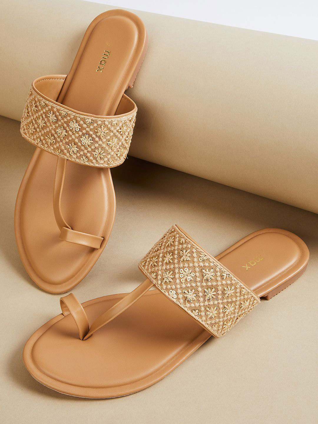 max Floral Ethnic - Embellished One Toe Flats With No Back Strap