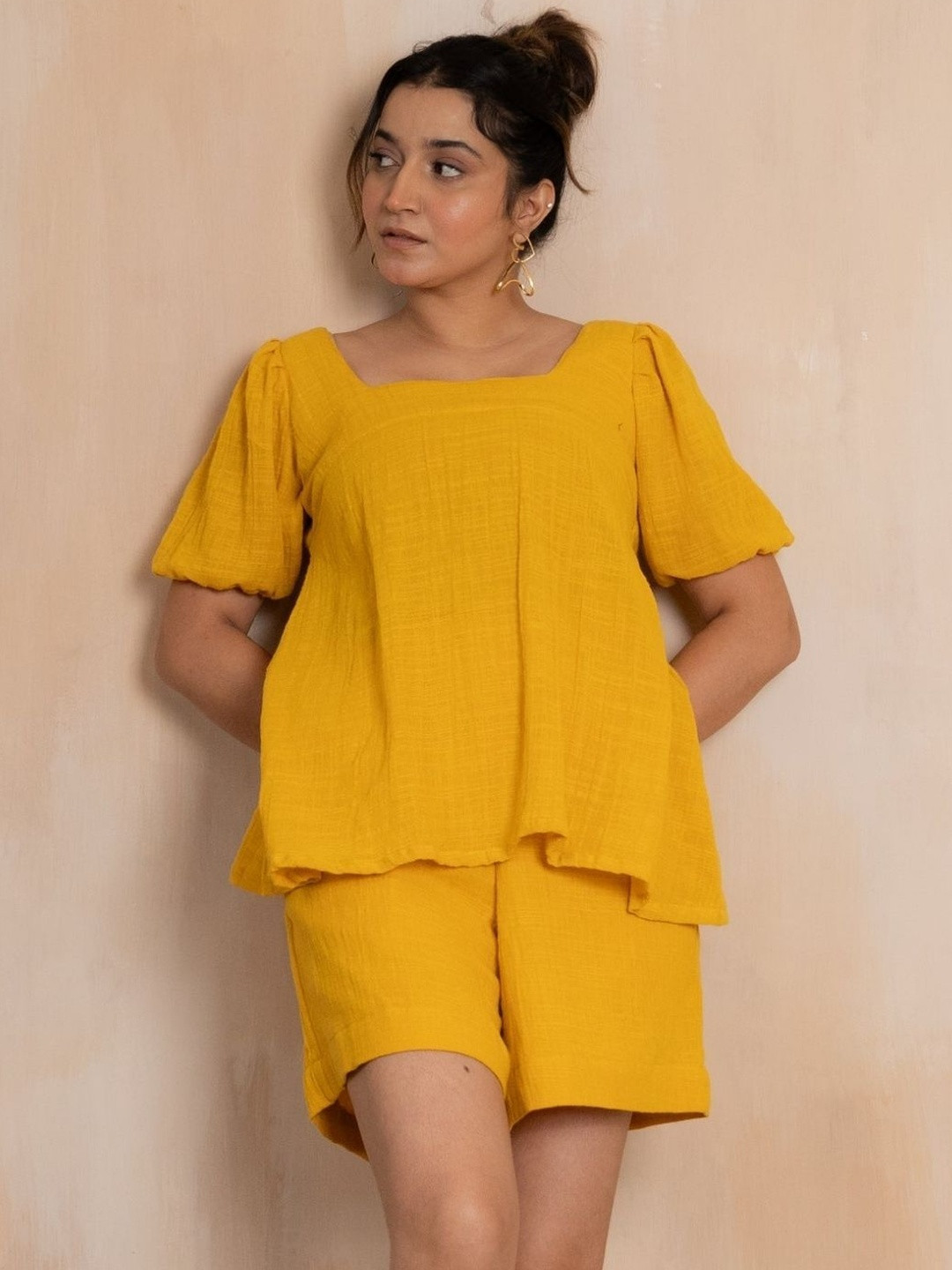 TRUE TONES Puff Sleeve Square Neck Top