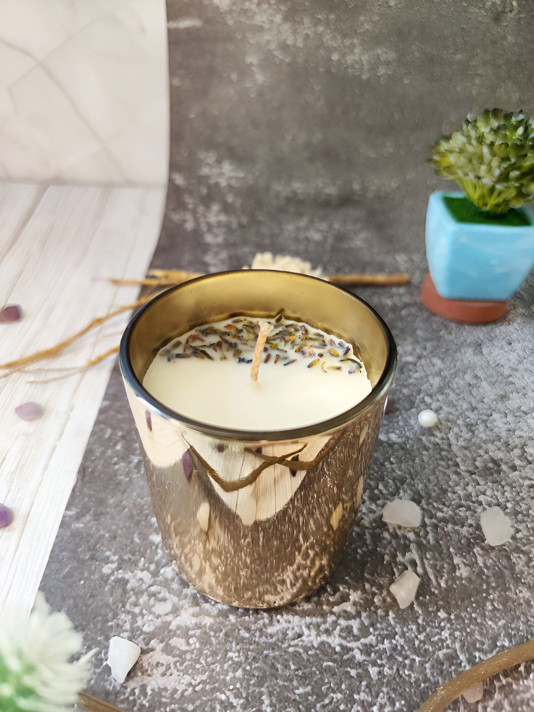Candle Nest Gold-Toned Lavender Meadow Jar Candle