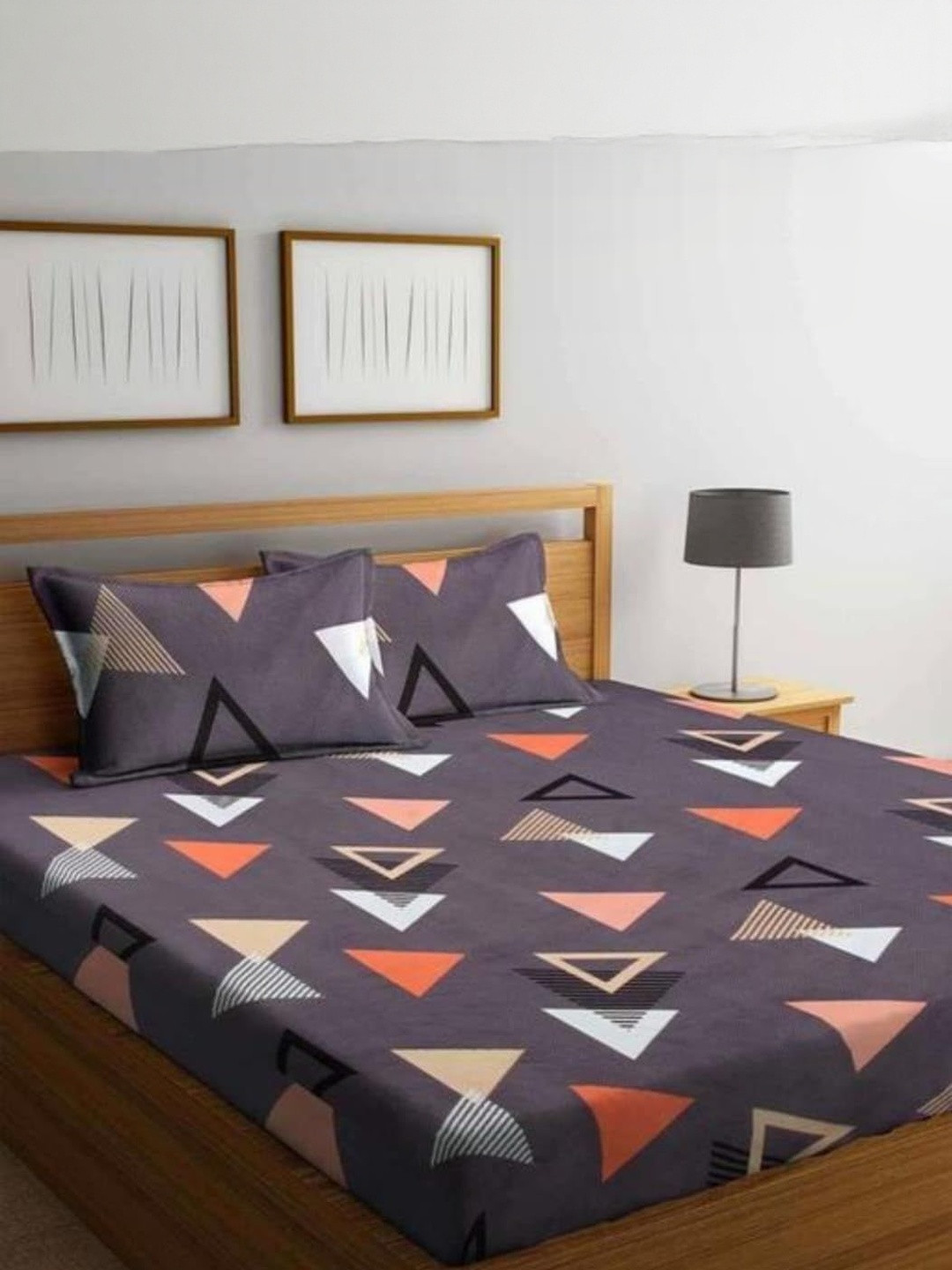 NEW TOWN Purple & White Geometric 210 TC Queen Bedsheet with 2 Pillow Covers