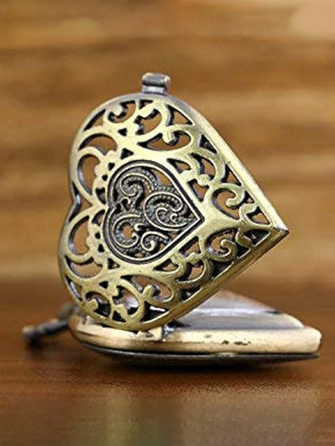 AUGEN Textured Metal Heart 2 Retro Key Chain With Key Ring