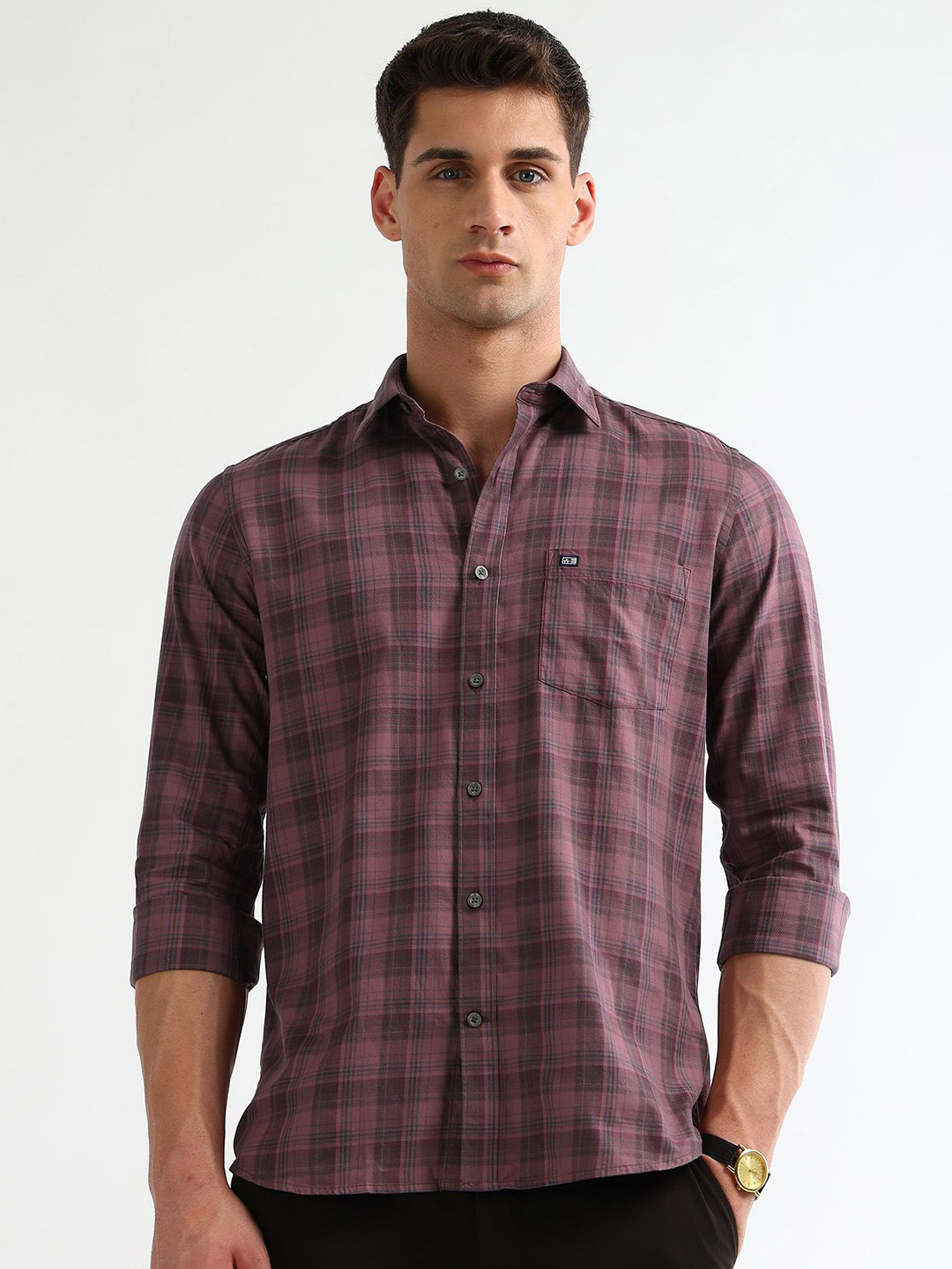 Arrow Sport Checked Spread Collar Roll-Up Sleeves Slim Fit Cotton Casual Shirt