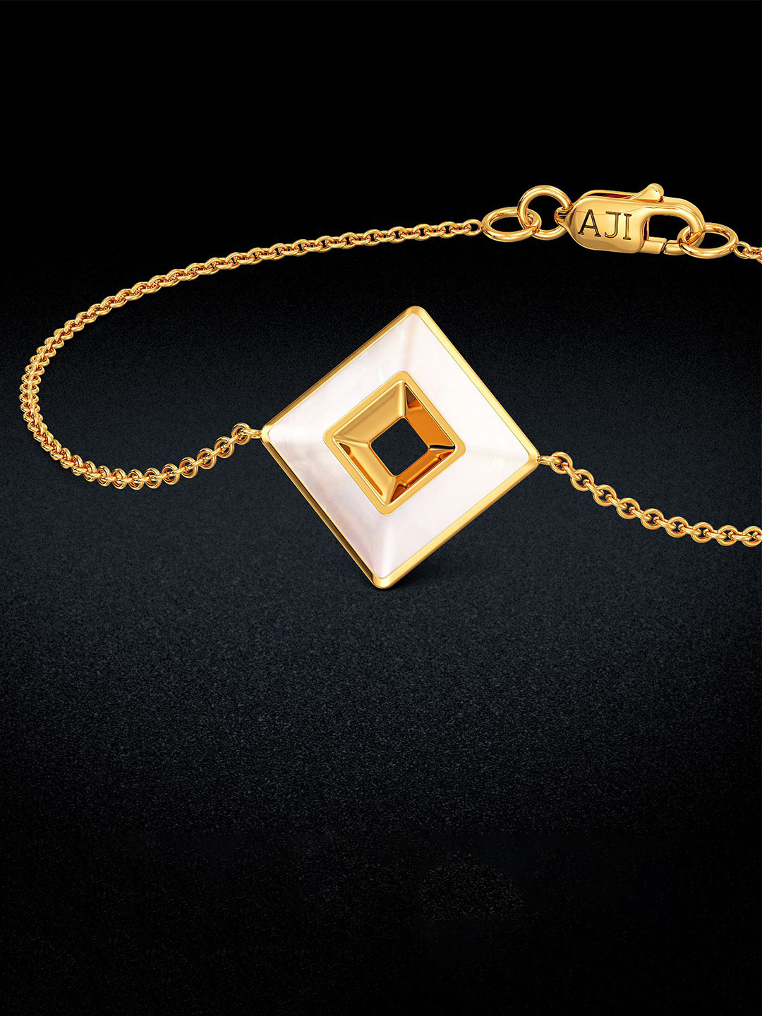 Joyalukkas 22Kt Gold Square Brilliance Bracelet- 2.72g