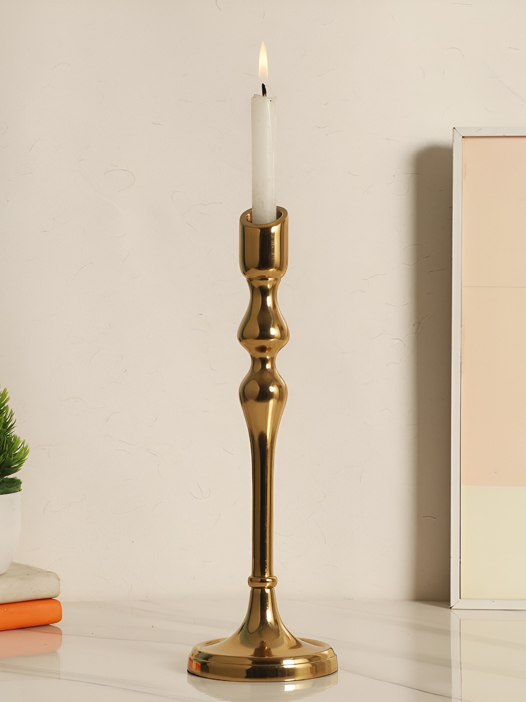 Decor de Maison Lumora Gold-Toned Candle Holder