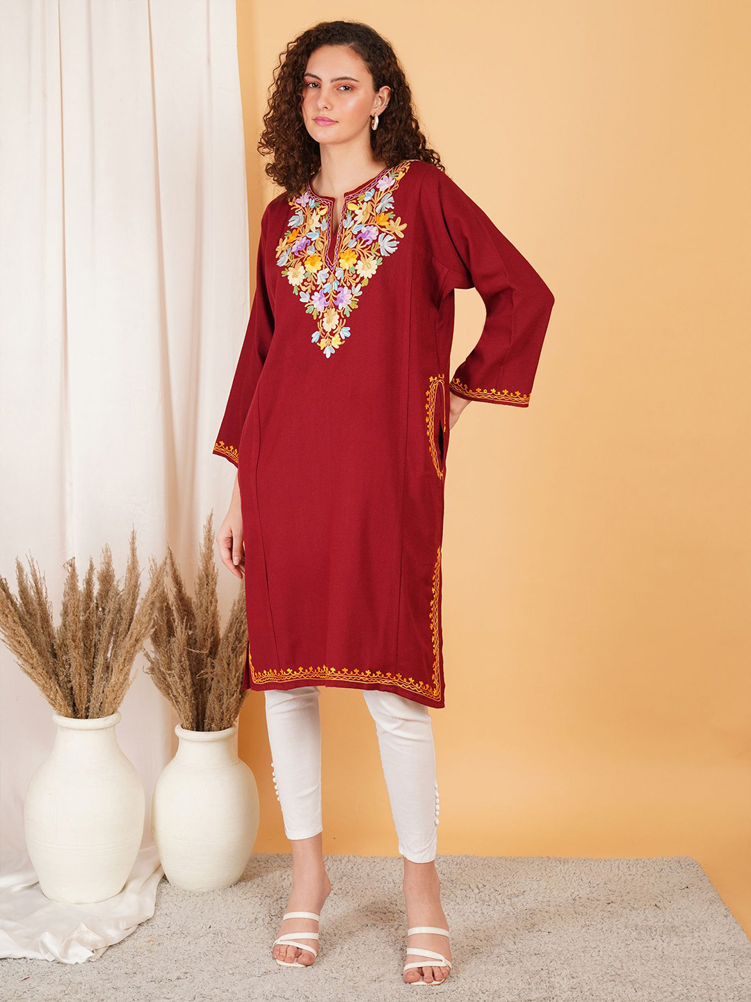 CRAFTBAZAR Floral Yoke Design Long Sleeves Aari Work Straight Kurta