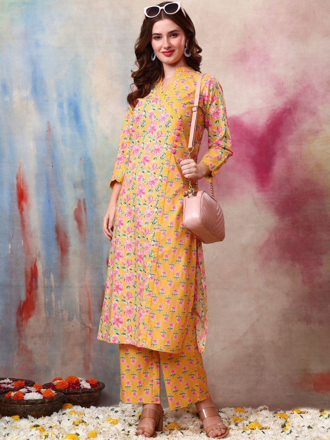 Tissu Women Floral Printed Cotton Kurta with Trousers