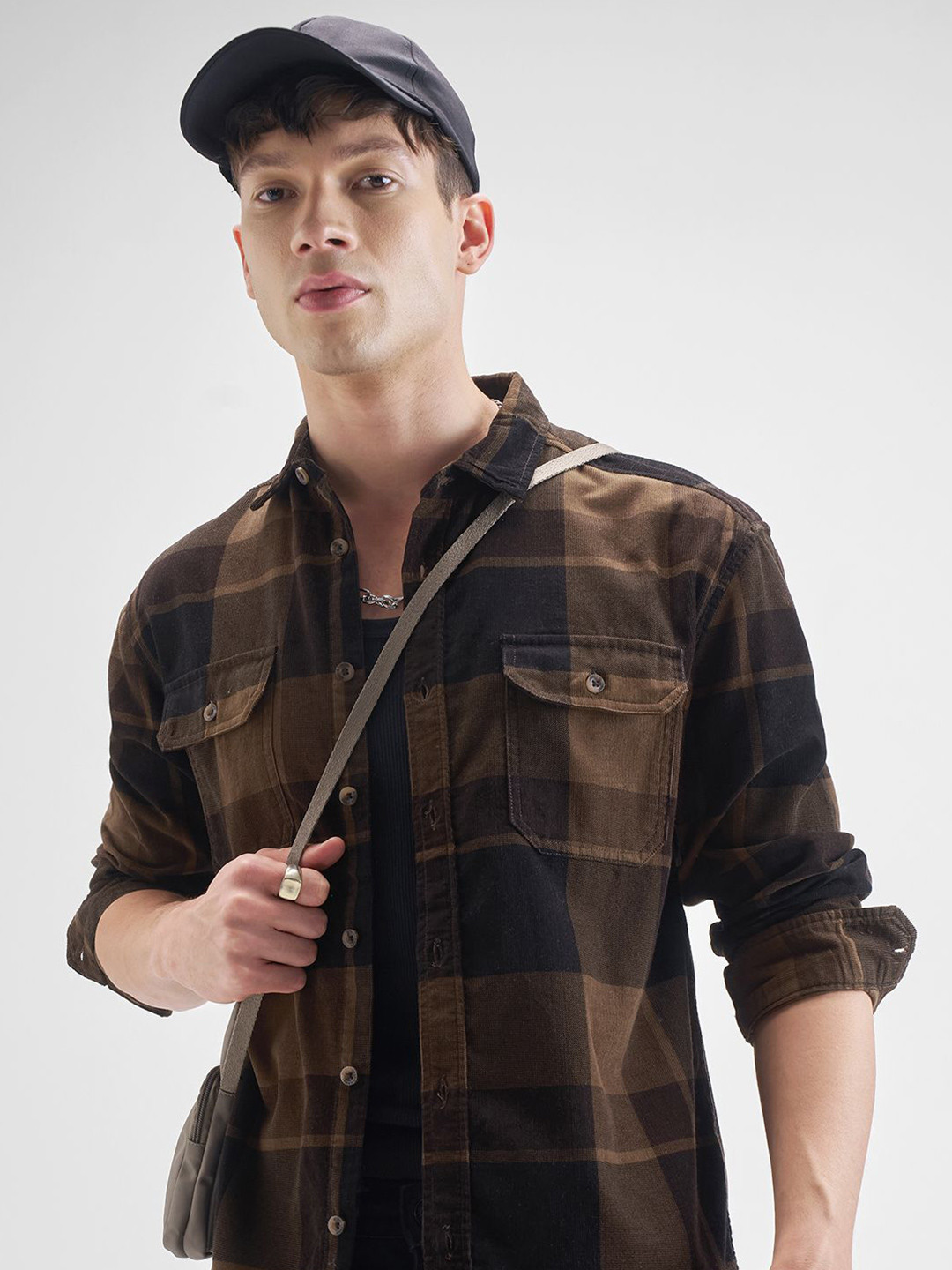 HIGHLANDER Men Relaxed Fit Checked Spread Collar Cotton Casual Shirt
