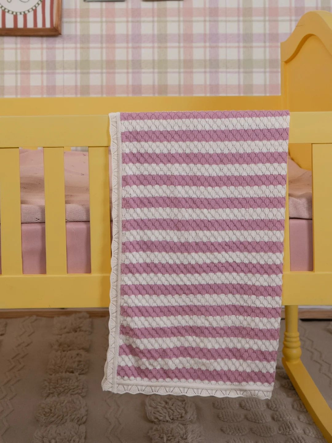 THE BABY TRUNK Kids Pink & White Geometric Cotton Mild Winter Quilt
