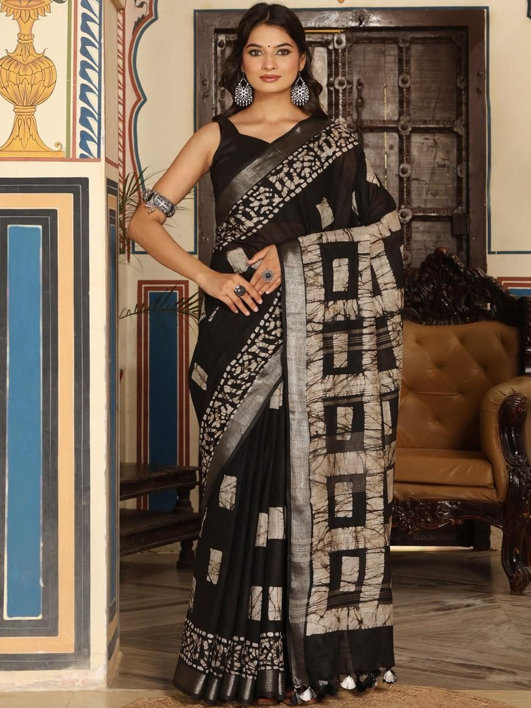 HAIDER ALI AND SONS Batik Printed Saree With Blouse Piece