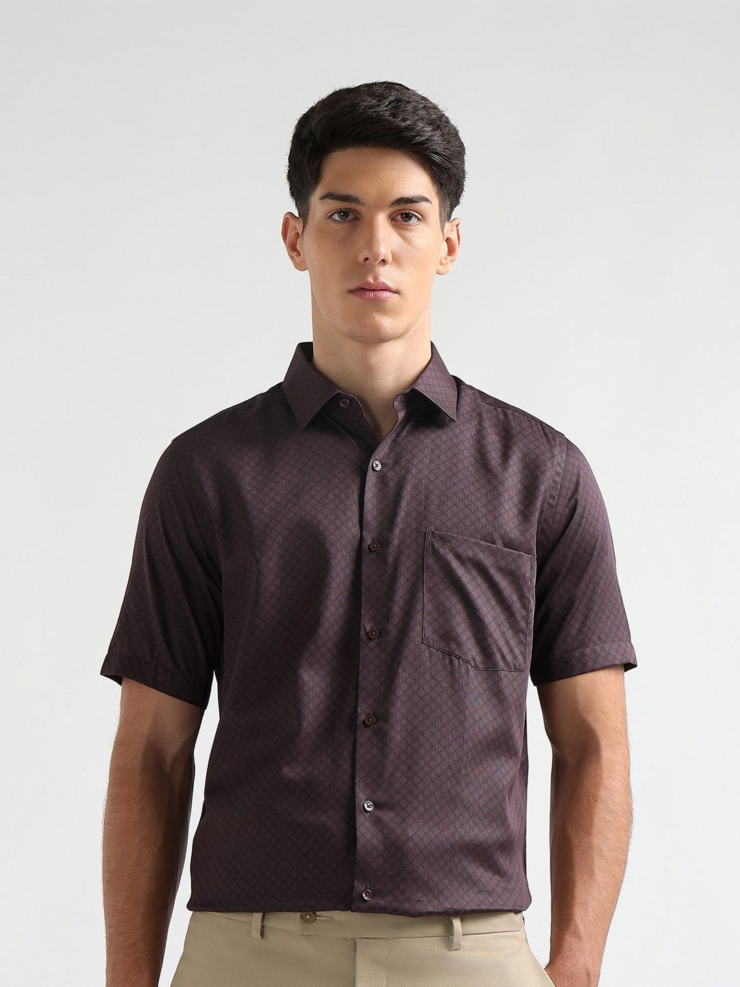 Arrow Geometric Printed Spread Collar Short Sleeves Pure Cotton Slim Fit Shirt