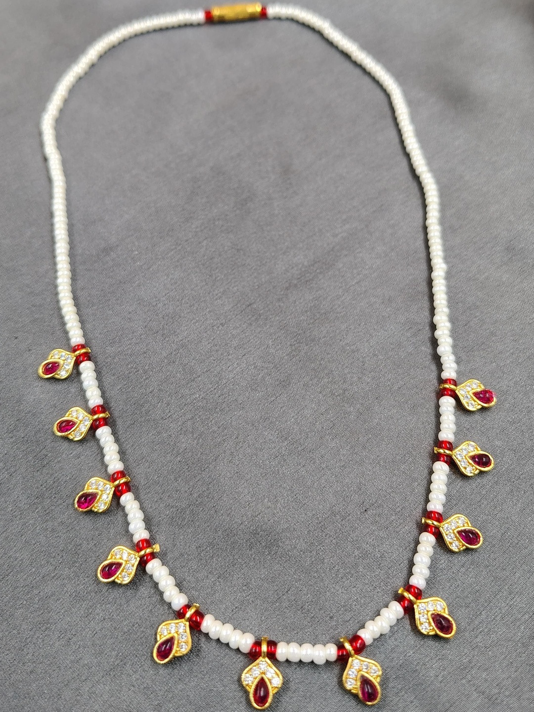 MK gallery Artificial Stones Studded And Beaded Necklace