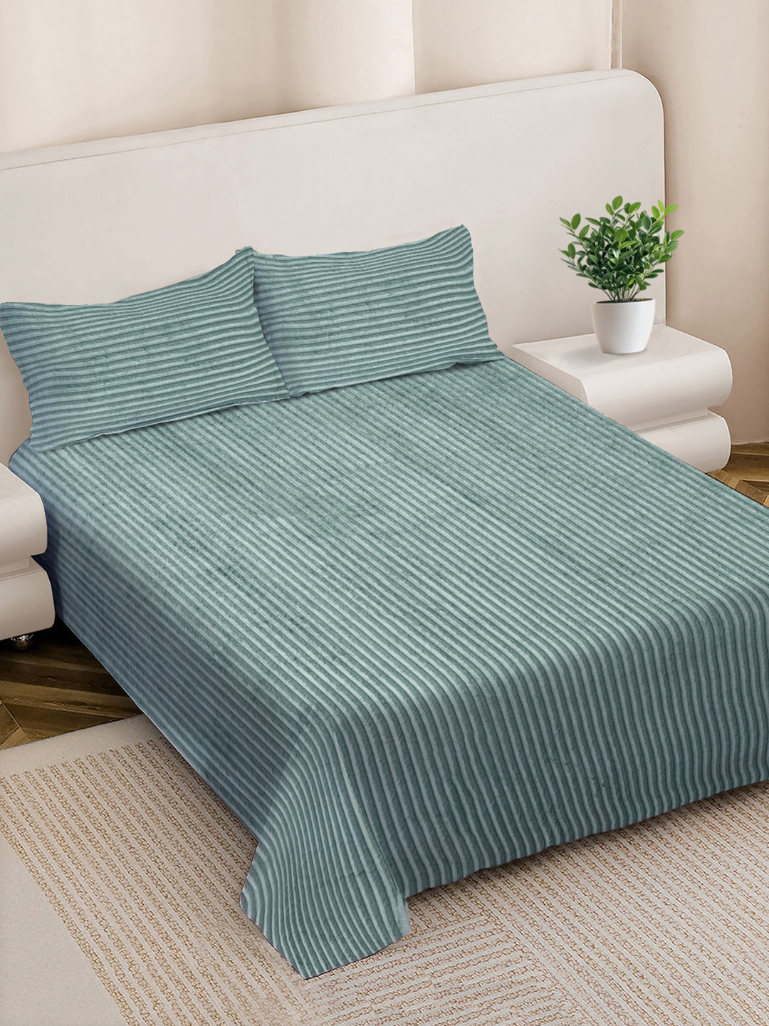 Myntra Elegant Homes Green Striped Woolen 300 TC King Bedsheet Set 2.50m x 2.25m