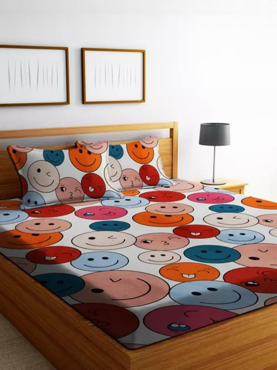 NEW TOWN Smiley Face Printed 210 TC Cotton Fitted Queen Bedsheet With 2 Pillow Covers