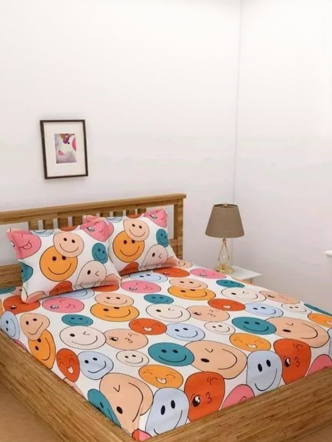 NEW TOWN White & Blue Conversational 210 TC Queen Bedsheet with 2 Pillow Covers