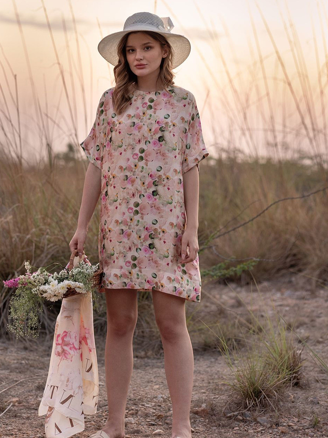 AFRIYA Women Floral Printed Round Neck Shift Dress
