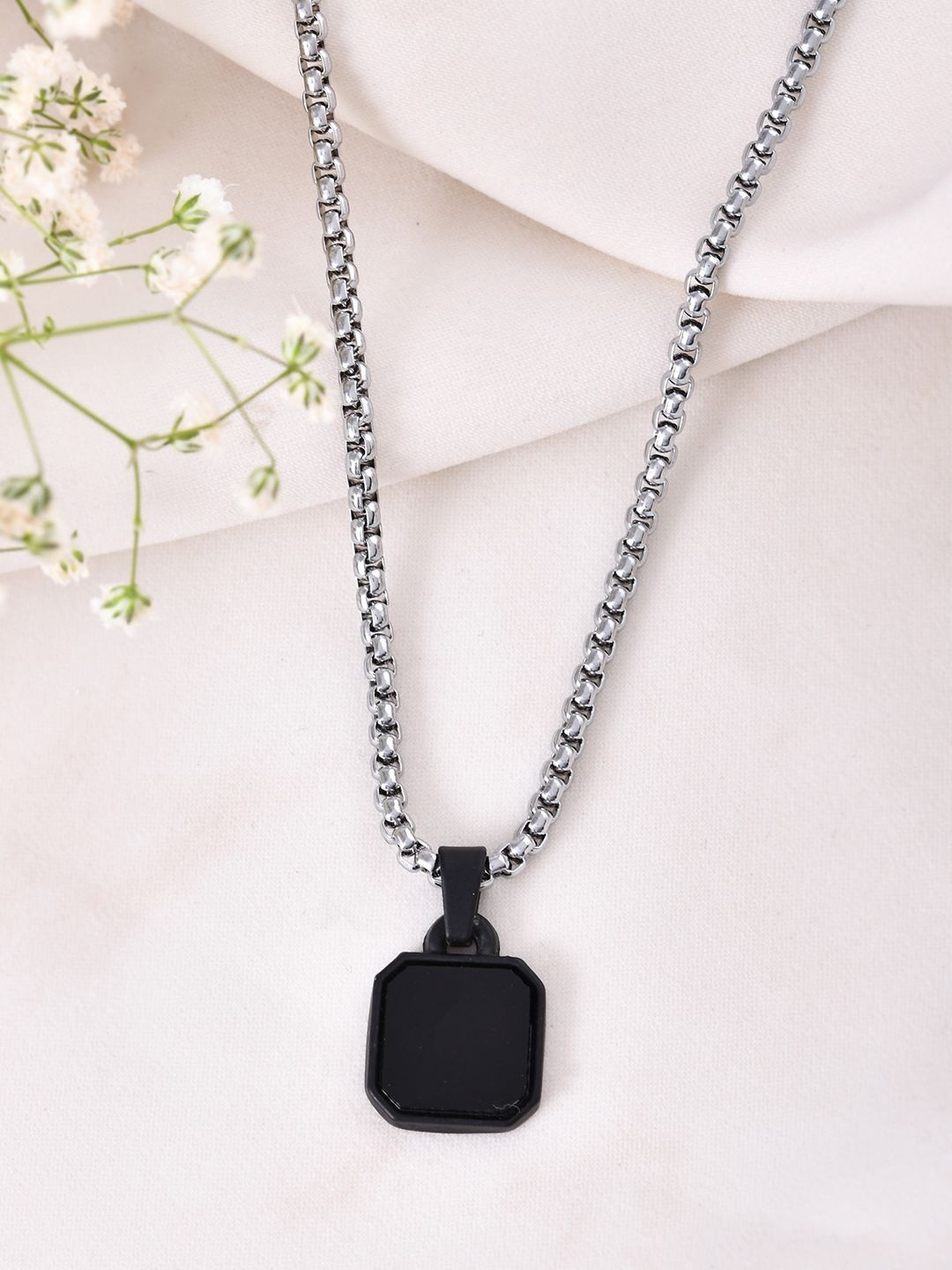 Shoshaa Men Silver-Plated Square Shaped Pendant With Link Chain
