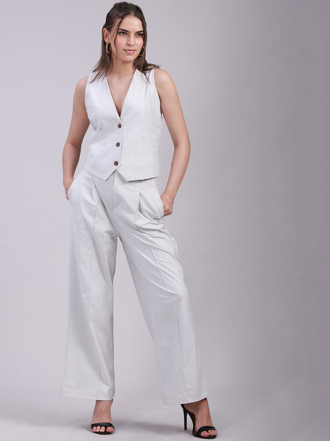 Sands of India Women Relaxed Sleeveless Waistcoat with Patch Pockets