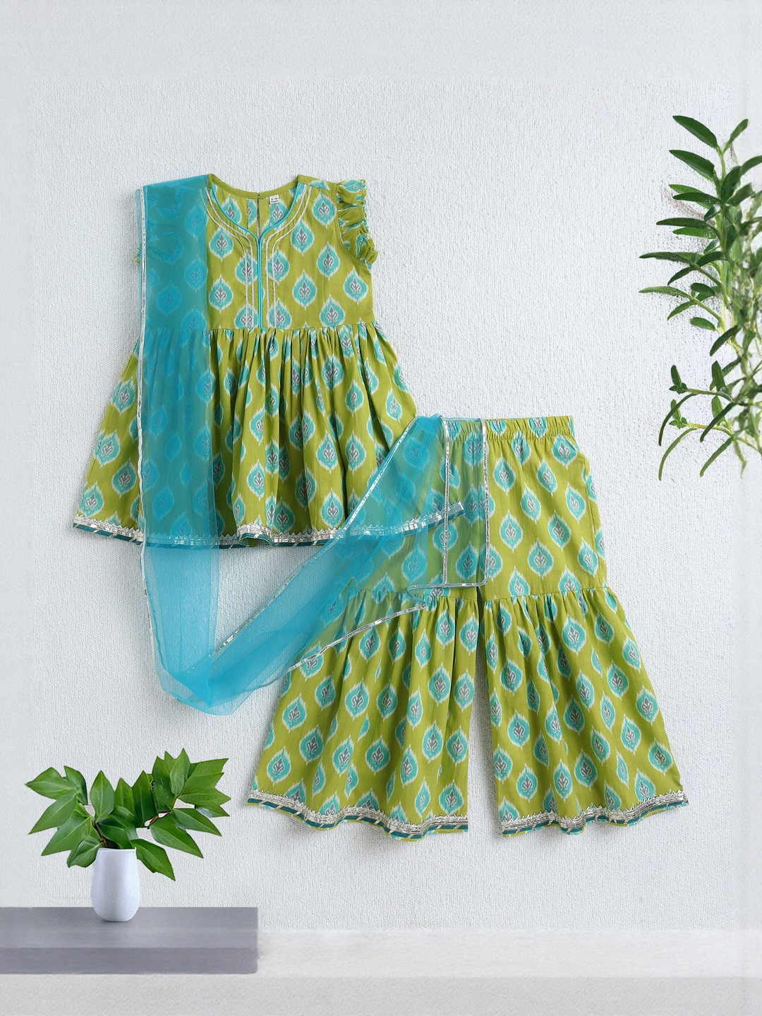 The Magic Wand Girls Printed Empire Pure Cotton Kurta With Sharara & Dupatta Kurta Sets