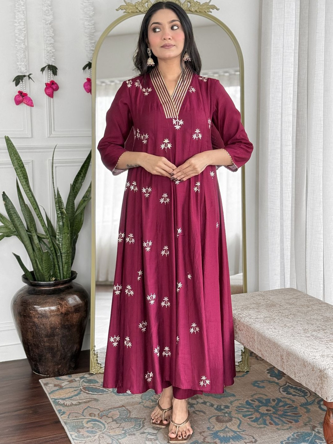 Aaghnya Women Ethnic Motifs Embroidered Kurta & Churidar With Dupatta