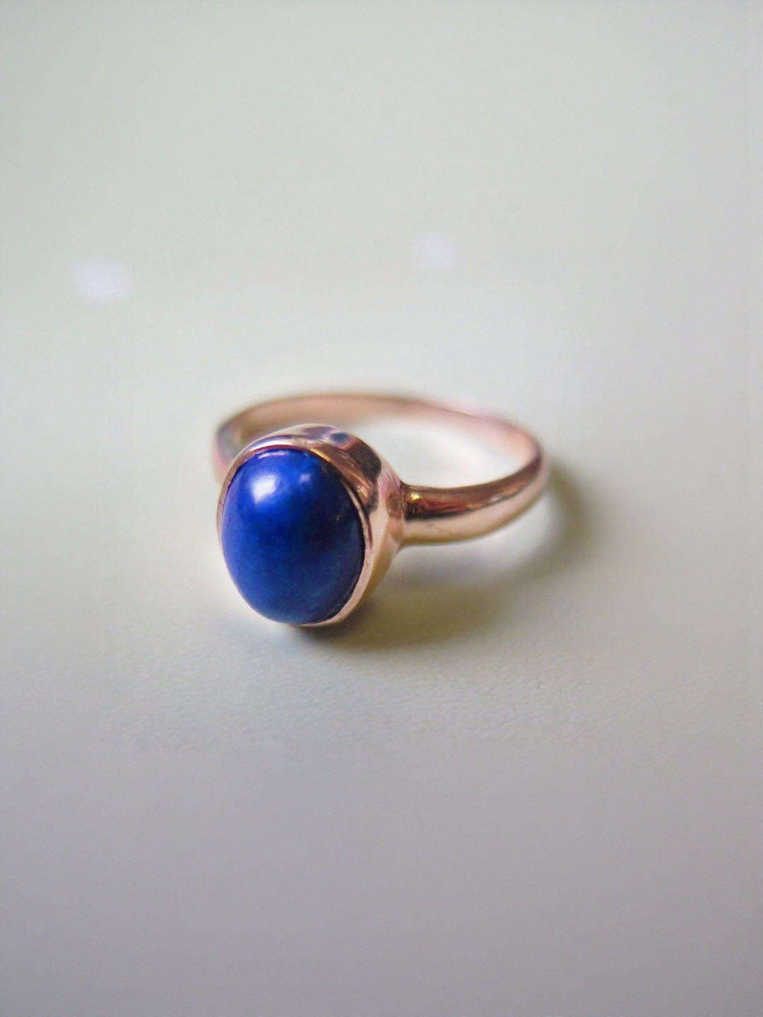 RAVIOUR LIFESTYLE Unisex Copper-Plated 7.25 Ratti Lapis Lazuli Stone Studded Finger Ring