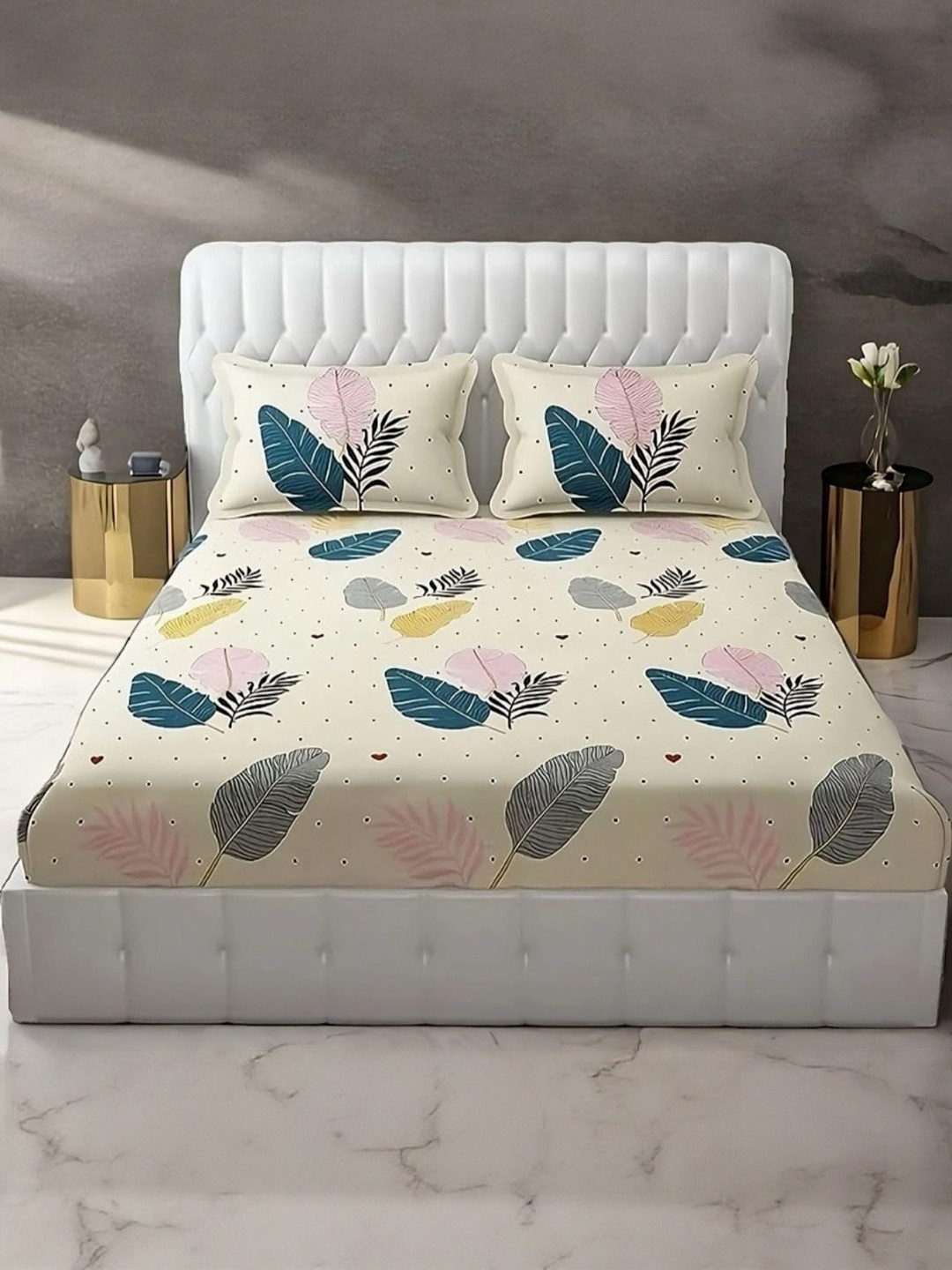 NEW TOWN Cream-Coloured & Yellow Geometric 210 TC Queen Size Bedsheet with 2 Pillow Covers