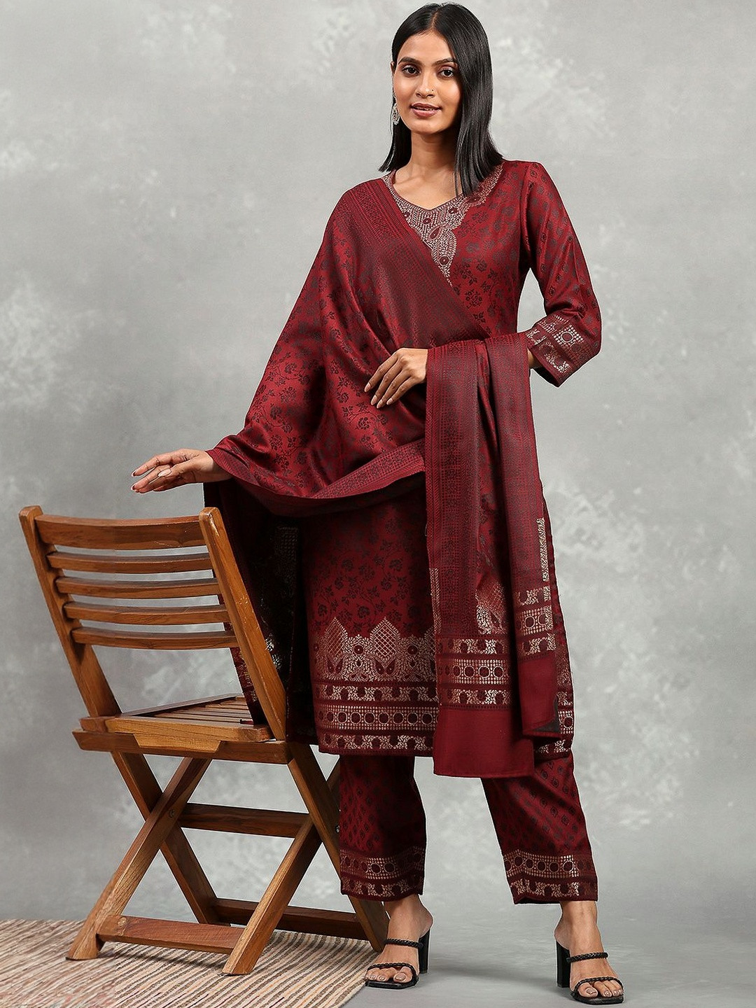 Rangriti Ethnic Motifs Woven Design Straight Kurta With Trousers & Dupatta