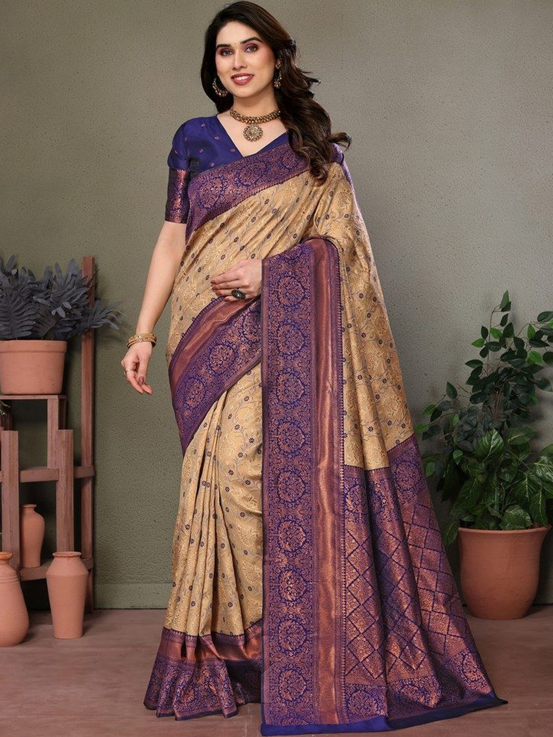 AVANTIKA FASHION Ethnic Motifs Zari Silk Kanjeevaram Saree