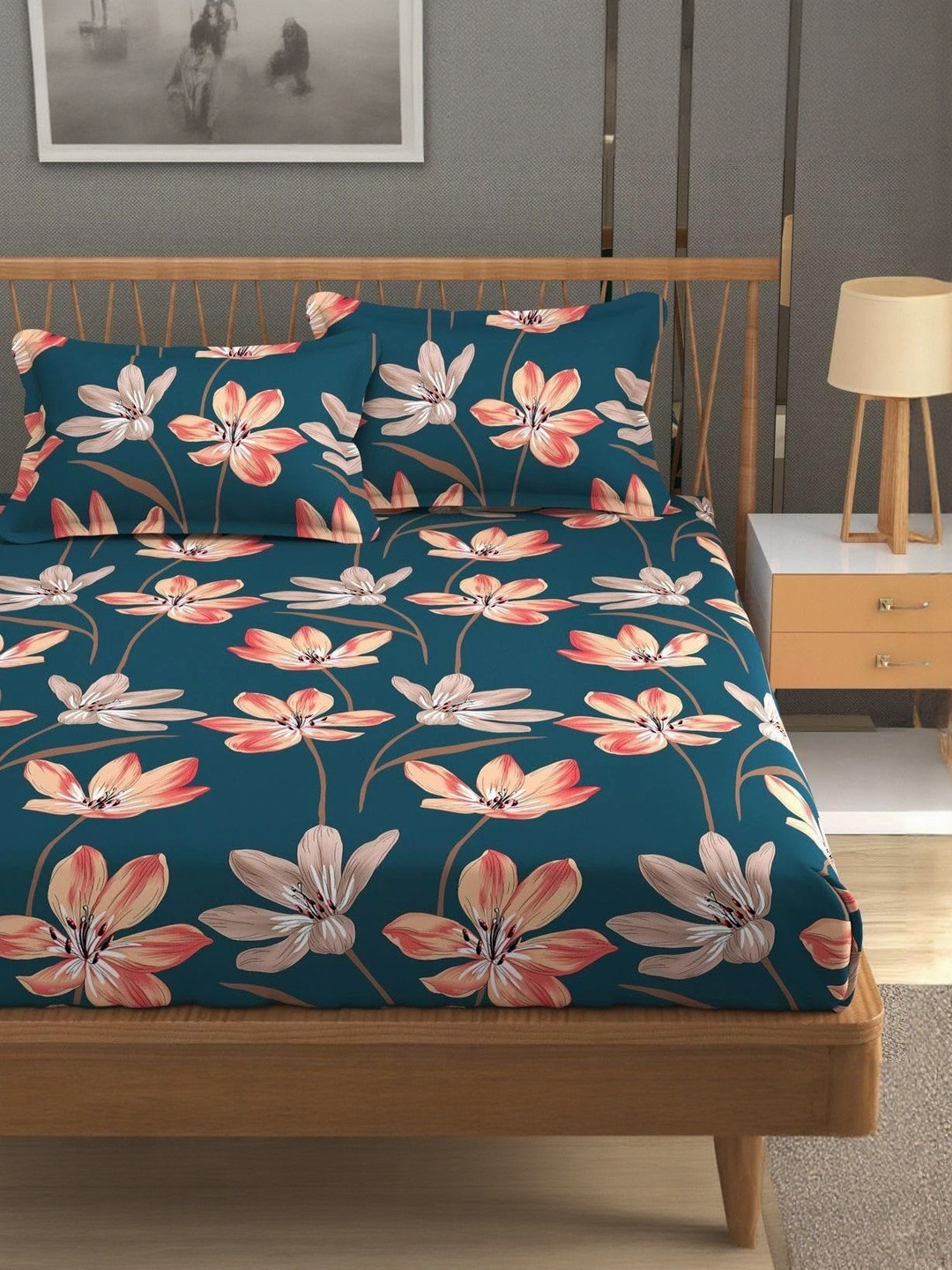 NEW TOWN 210 TC Cotton Printed King Size Double Bed Bedsheet with 2 Pillow Covers