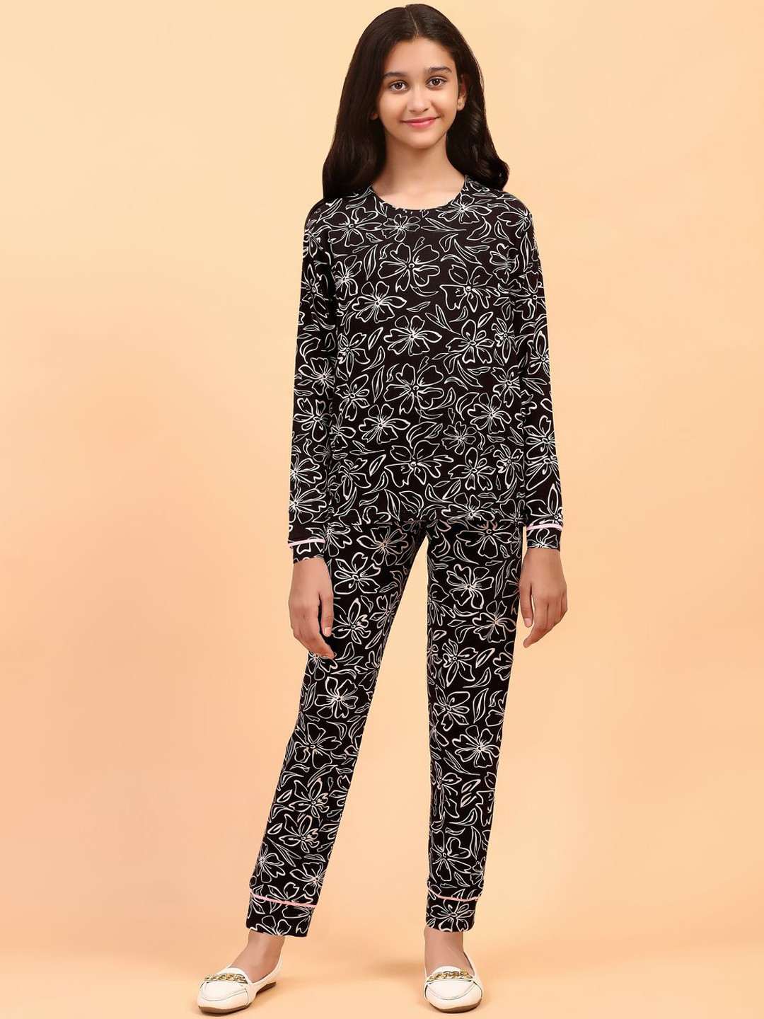 Ninos Dreams Girls Black Floral Printed Night suit