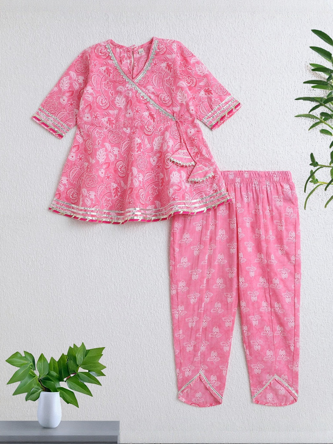 The Magic Wand Girls Floral Printed Angrakha Gotta Patti Pure Cotton Kurta With Harem Pant