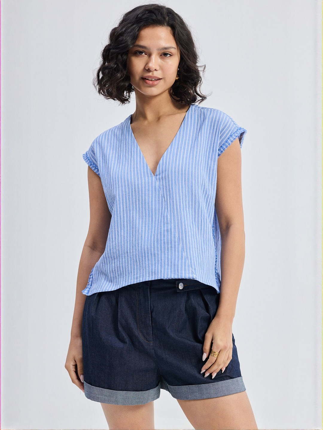 Reistor Women V-neck Striped Cotton Top