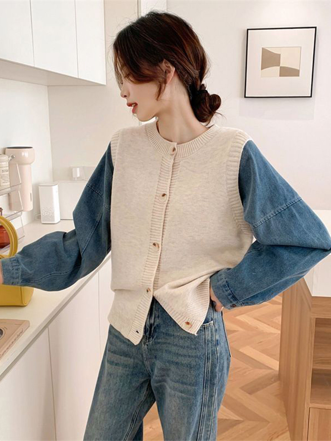 StyleCast Women Round Neck Sleeveless Cardigan Sweaters