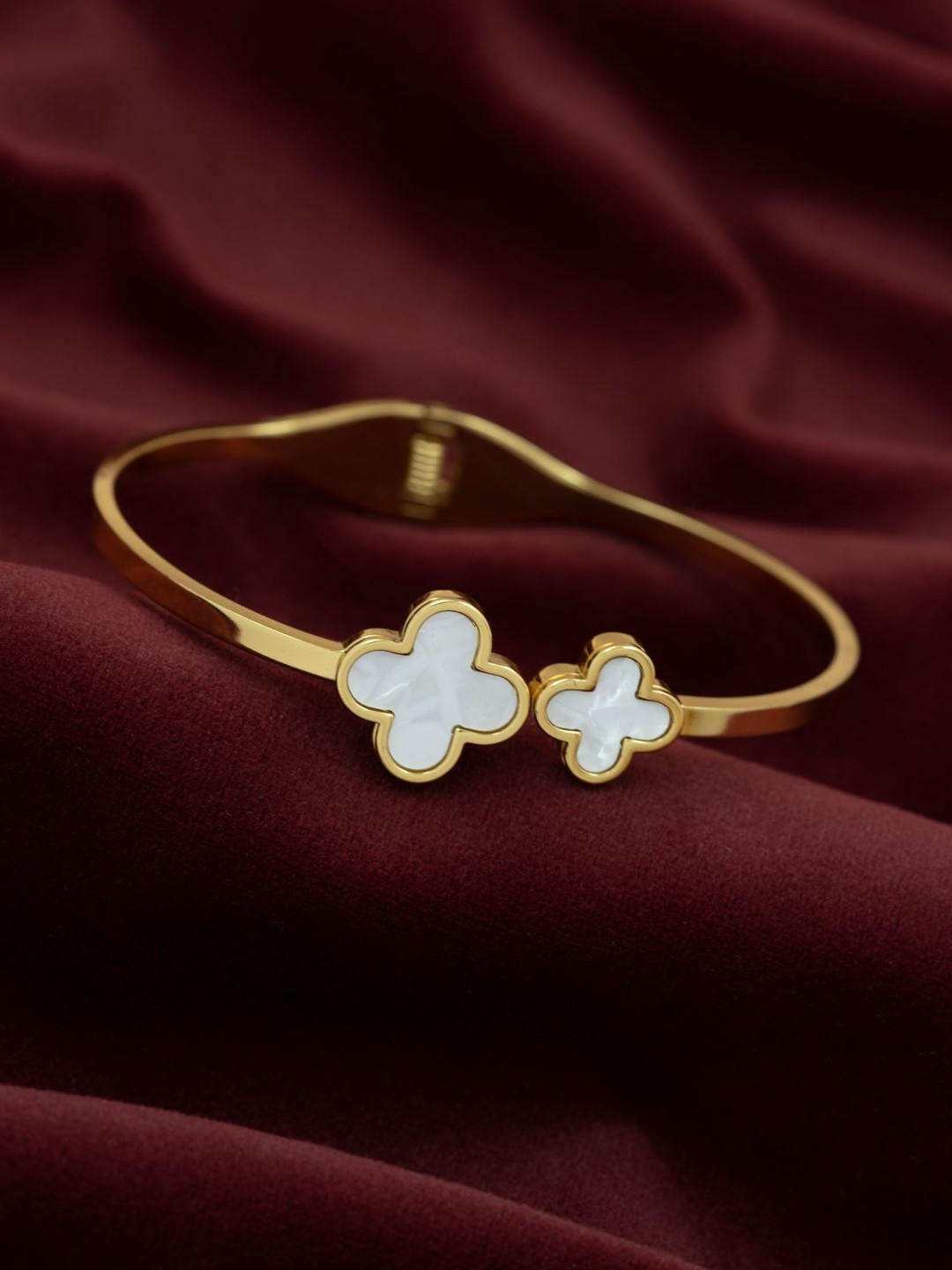 ARTKLIM Stainless Steel Gold-Plated Clover Enamelled Cuff Bracelet