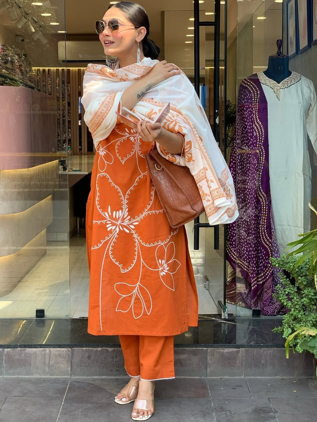 SRILICA Women Floral Printed Regular Pure Silk Kurta with Trousers & Dupatta