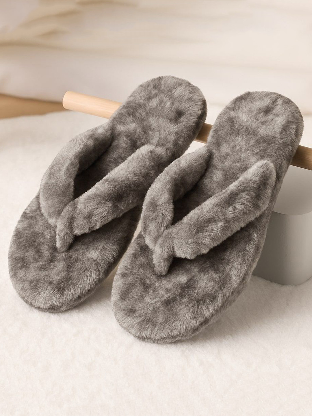 WOLVESDEN Fur Slip On Thong Flip-Flops