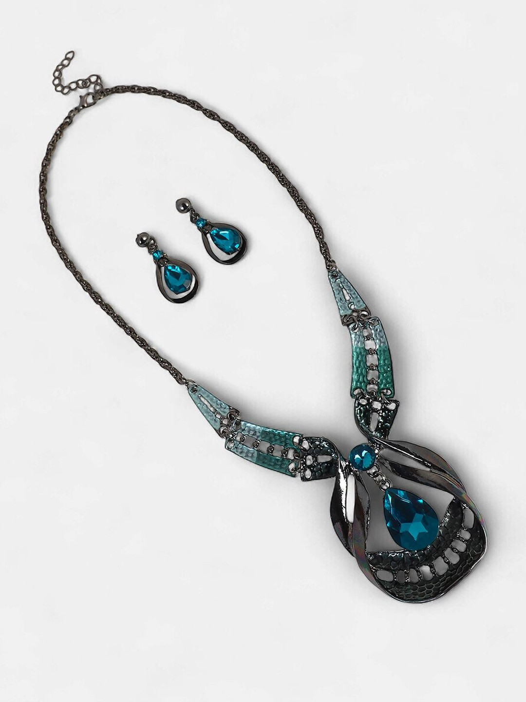 SOHI Sliver-Plated Designer Stone-Studded Necklace & Earring Set