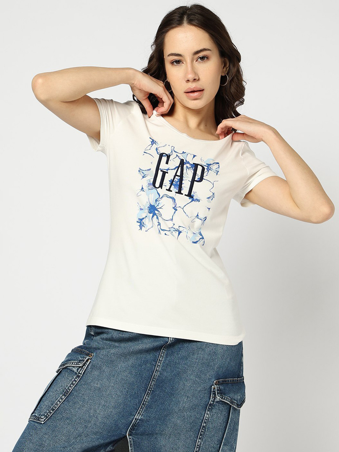 GAP Embroidered Logo Printed T-shirt