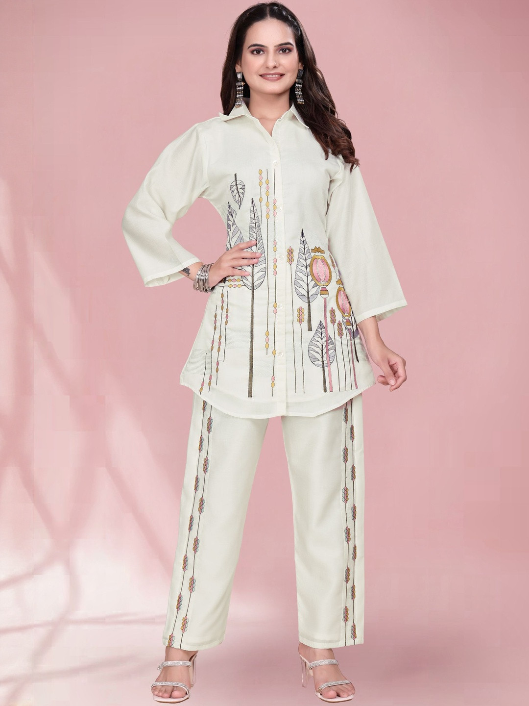 Chandanicollection Women Floral Printed Cotton Kurta with Trousers