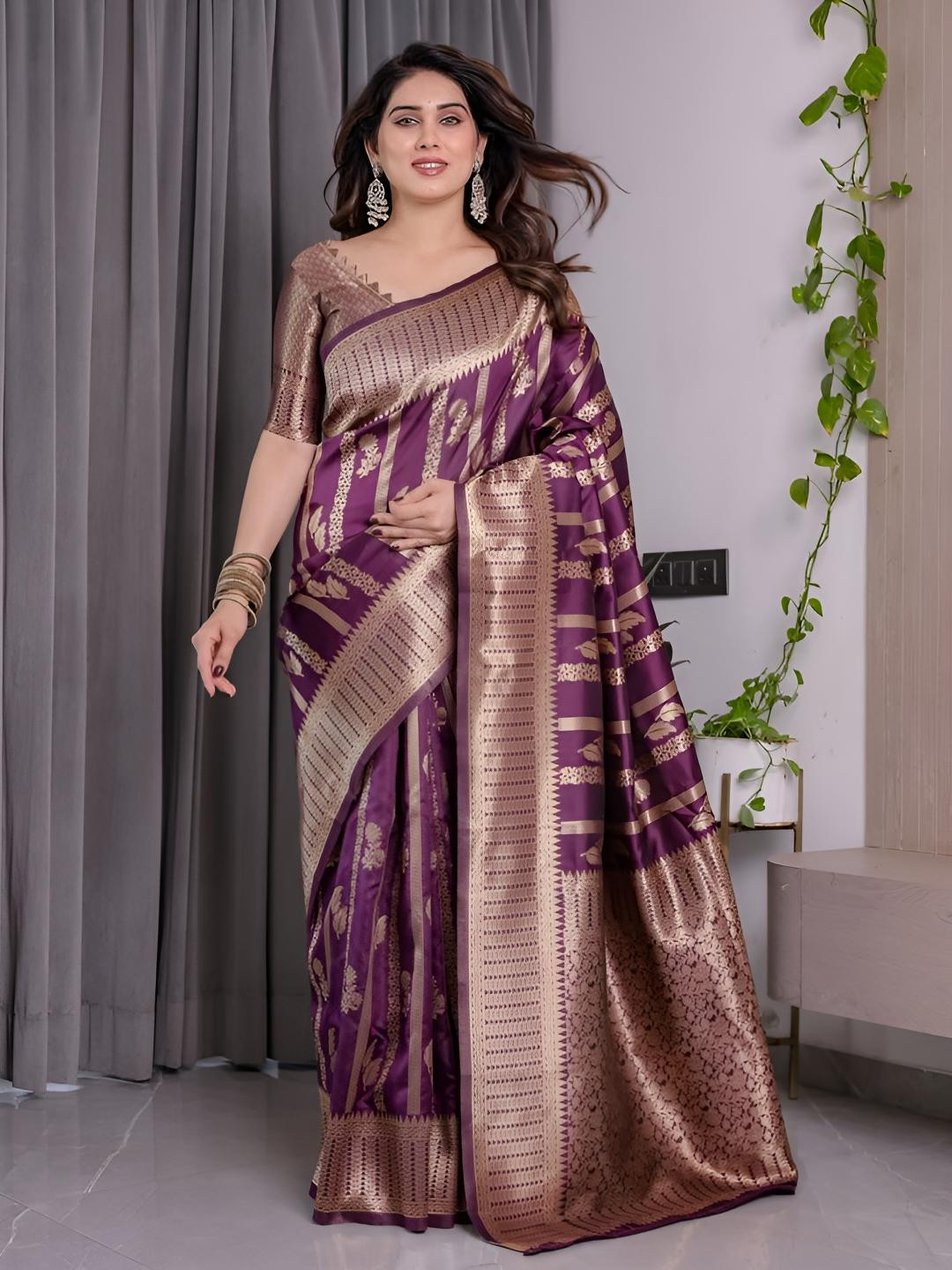 AVANTIKA FASHION Ethnic Motifs  Woven Design Zari Pure Kanjeevaram Saree