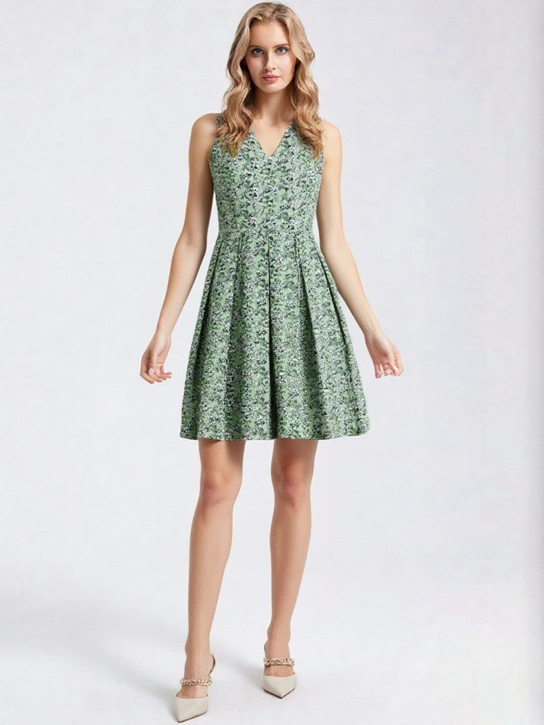 ARTYSKA Women Floral Printed V-Neck  Pleated Detail Fit & Flare Dress