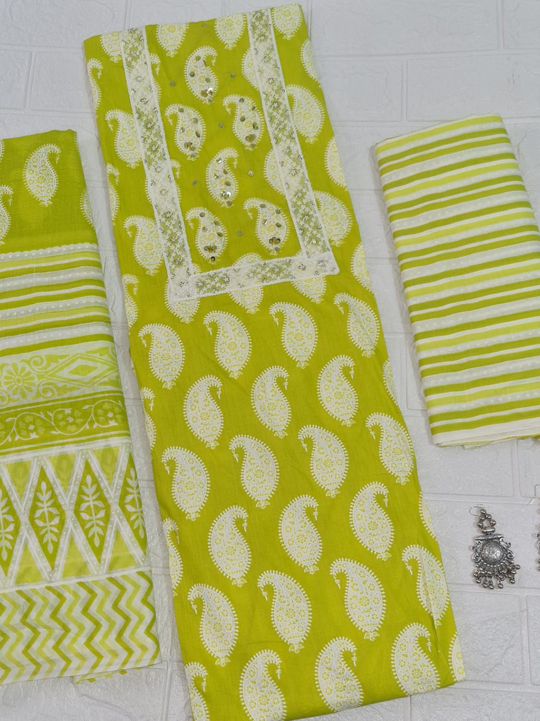 M S MODERN SUPER Paisley Printed Unstitched Dress Material