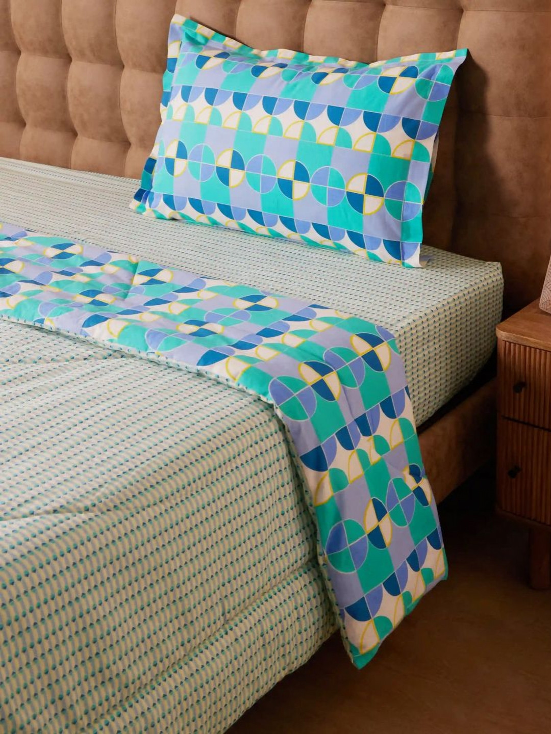 LIVSPACE Mishella Teal Geometric Printed Pure Cotton AC Room 120 GSM Single Bed Comforter