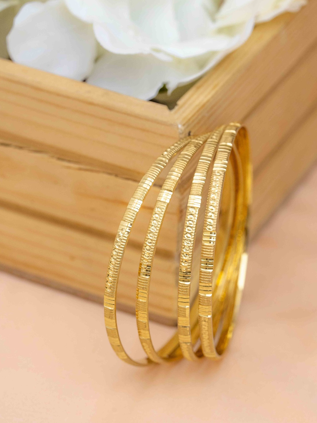 Zeraki Jewels Set Of 4 Textured Gold-Plated Bangles