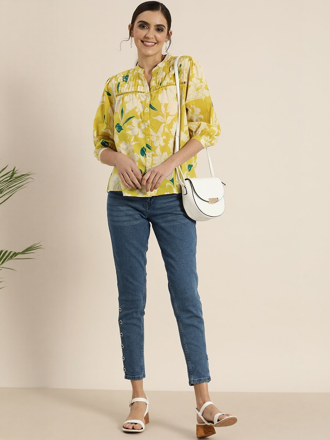 Gaonwali Clothings Women Floral Printed Mandarin Collar Puff Sleeve Top