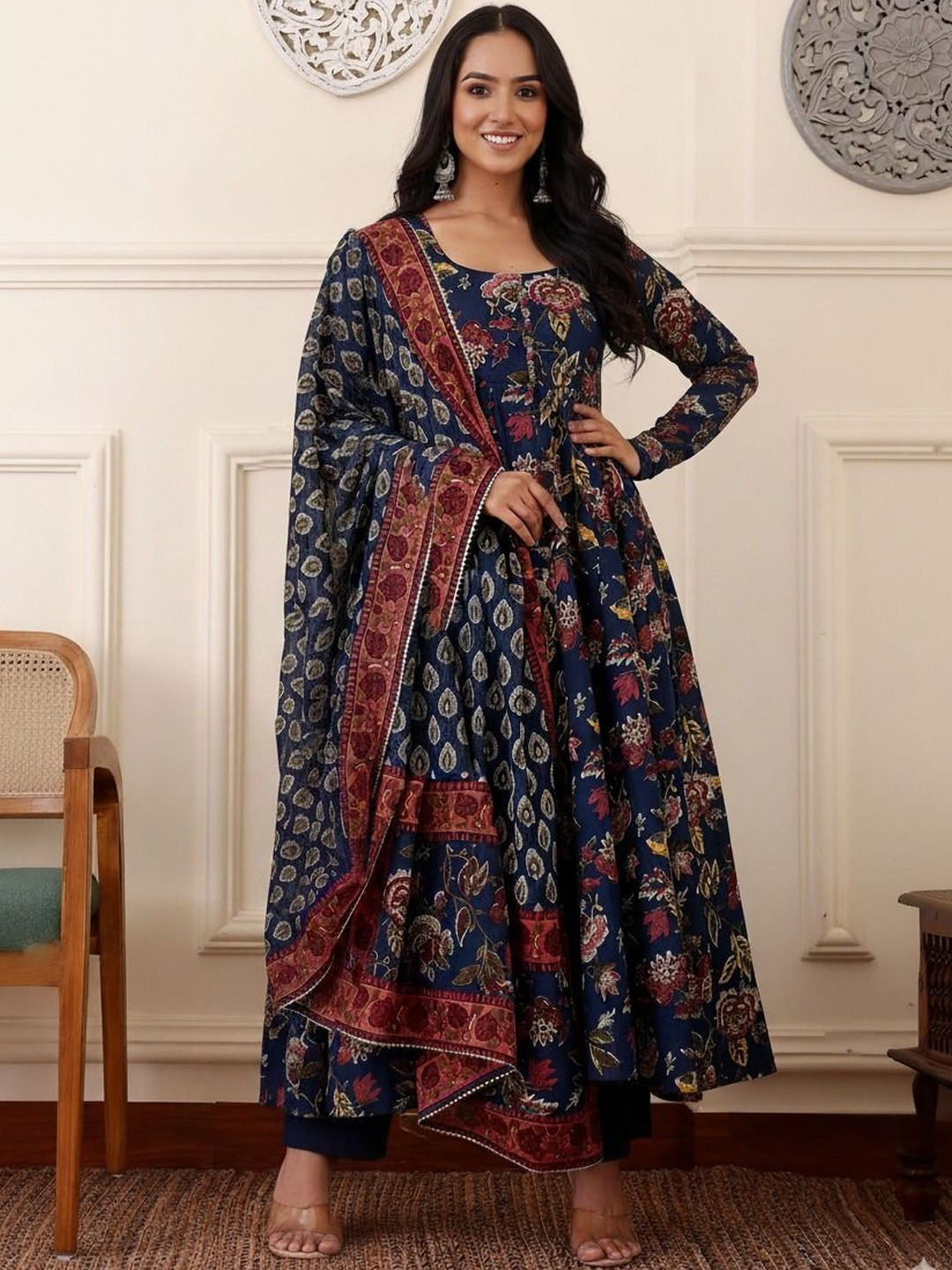 KLOSIA Women Floral Printed Empire Kurta with Trousers & Dupatta