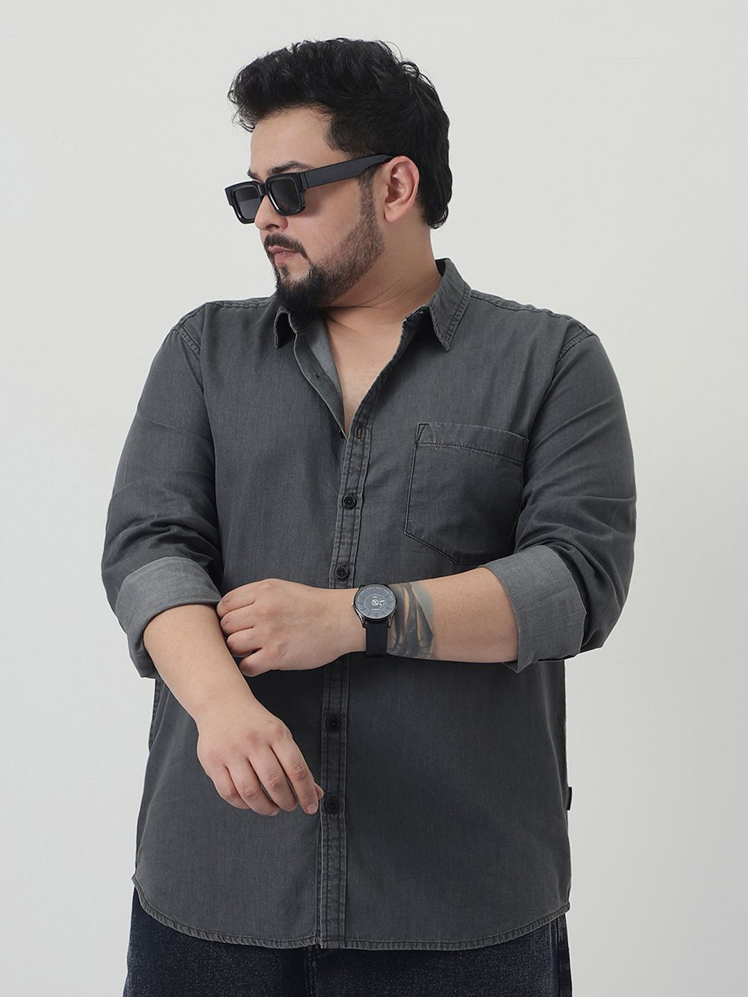 Urbano Plus Men Plus Size Solid Spread Collar Regular Fit Casual Shirt