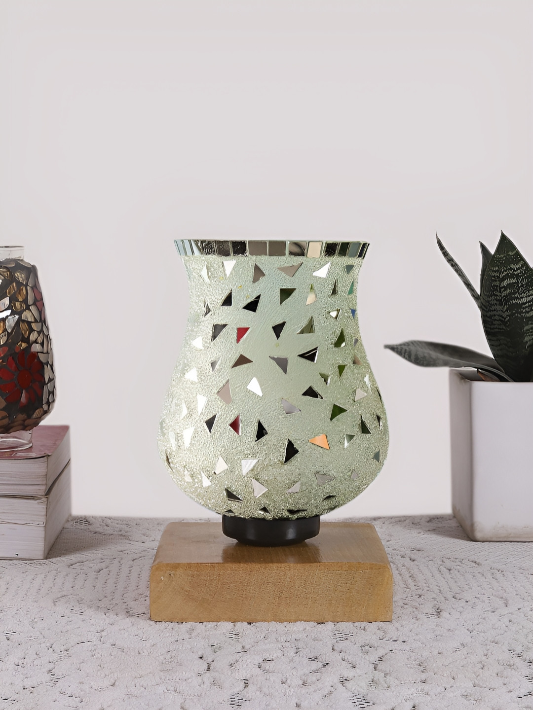 Aura White & Gold Toned Printed Wooden Bell Shaped Table Lamp With Square Base